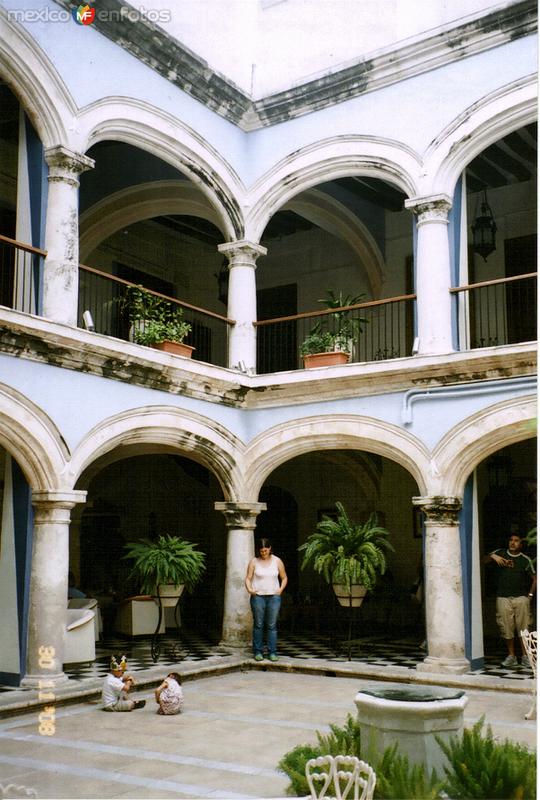 Fotos de Campeche, Campeche: Patio de una casona colonial, hoy The Italian Coffee Company. Campeche, Campeche