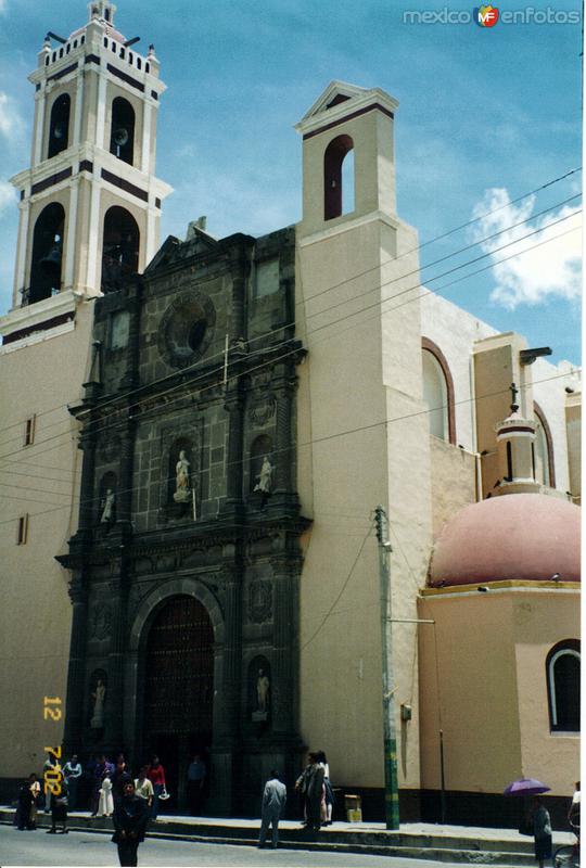 Fotos de Huamantla, Tlaxcala: Portada de estilo barroco de la parroquia de San Luis, siglo XVIII. Huamantla, Tlaxcala