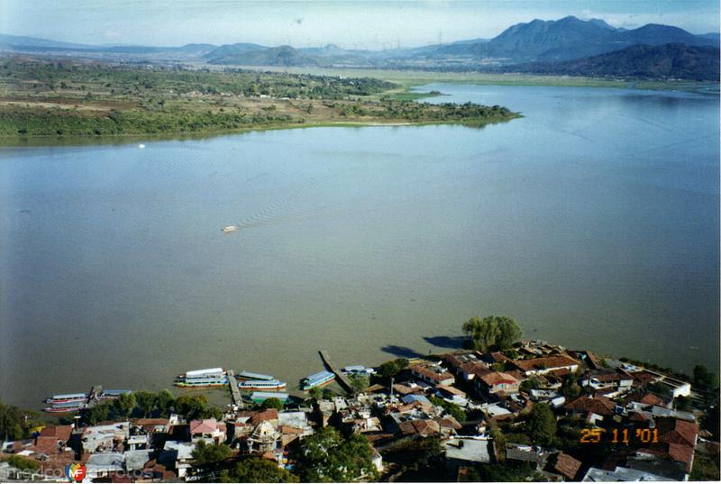 Fotos de Janitzio, Michoacán: Embarcadero en el lago de Pátzcuaro. Janitzio, Michoacán