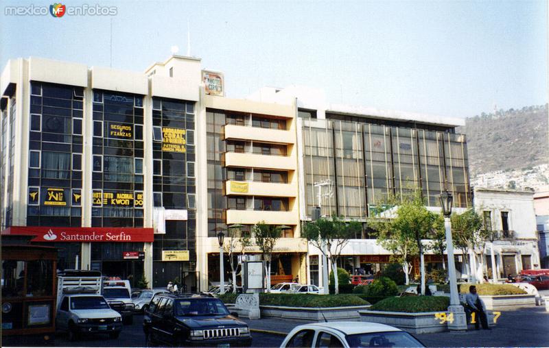 Fotos de Pachuca, Hidalgo: Edificios modernos en la plaza central de Pachuca, Hidalgo