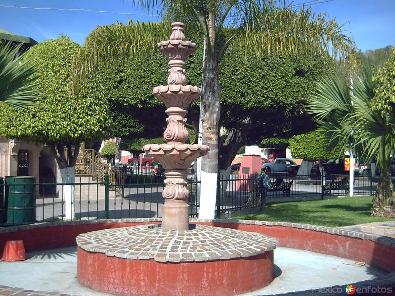 Fotos de Huanímaro, Guanajuato: Fuente de la plaza