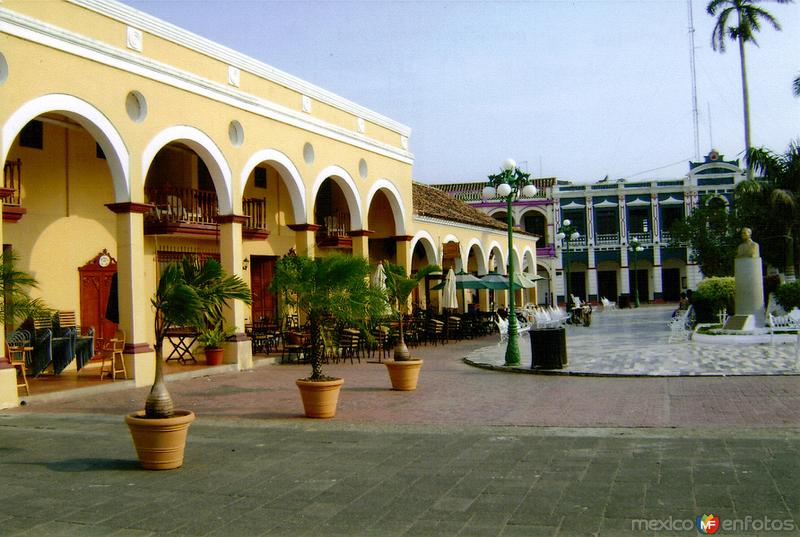 Fotos de Tlacotalpan, Veracruz: Portales en el zócalo de Tlacotalpan, Veracruz