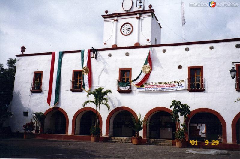 Fotos de Tlayacapan, Morelos: Palacio municipal, edificio del siglo XVI. Tlayacapan, Morelos