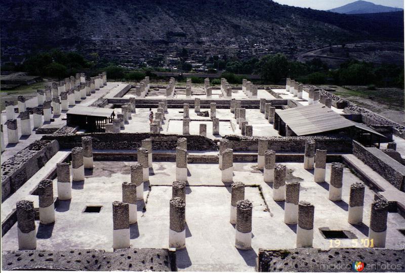 Fotos de Tula, Hidalgo: Columnas en la zona arqueológica de Tula de Allende, Hidalgo