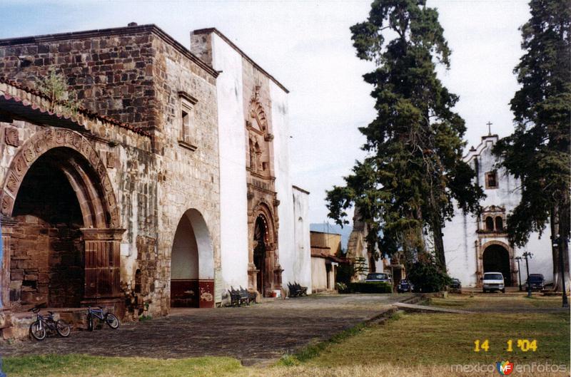 Fotos de Tzintzuntzan, Michoacán: Ex-convento de San Francisco con su capilla abierta, siglo XVI. Tzintzuntzan, Michoacán