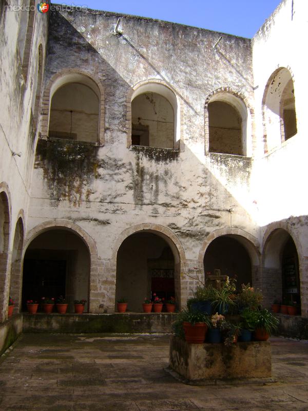 Fotos de Acatlán, Hidalgo: Claustro del ex-convento de San Miguel, siglo XVI. Acatlán, Hidalgo