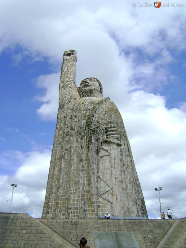 Fotos de Janitzio, Michoacán: MONUMENTO A MORELOS