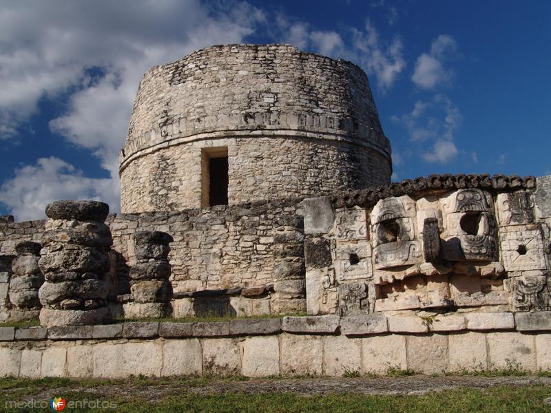 Fotos de Mayapán, Yucatán: La Sala de los Mascarones del Dios Chaac