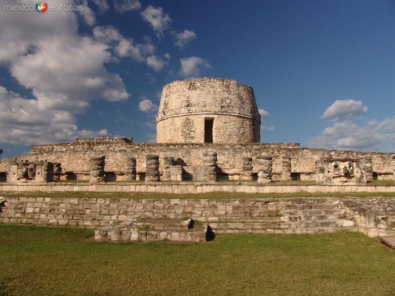 Fotos de Mayapán, Yucatán: La Sala de los Mascarones del Dios Chaac