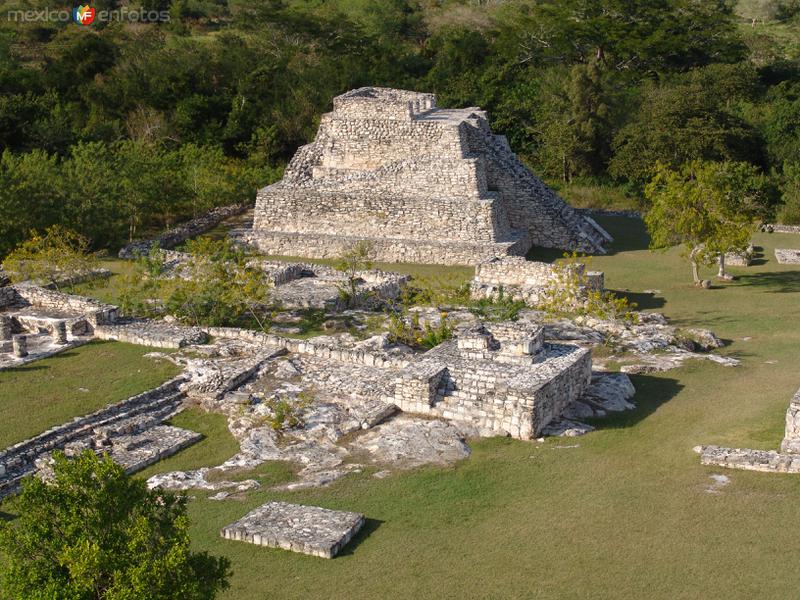 Fotos de Mayapán, Yucatán: Ruinas de Mayapán (Estandarte de los Mayas)