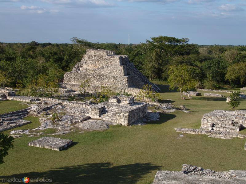 Fotos de Mayapán, Yucatán: Ruinas de Mayapán (Estandarte de los Mayas)