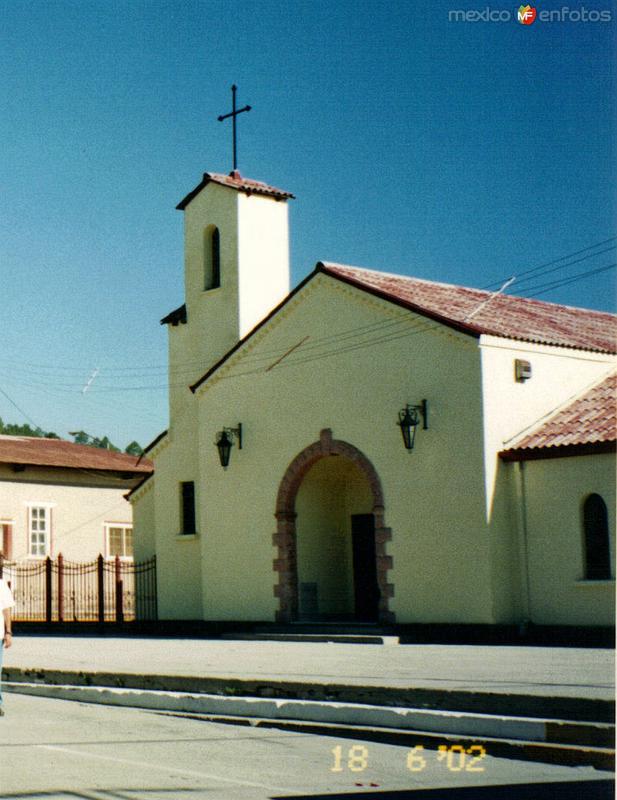 Fotos de Creel, Chihuahua: Templo en el centro de Creel, Chihuahua. 2002