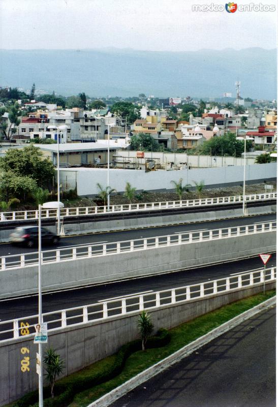 Fotos de Cuernavaca, Morelos: Zona norte de la ciudad de Cuernavaca desde la autopista a México. 2006