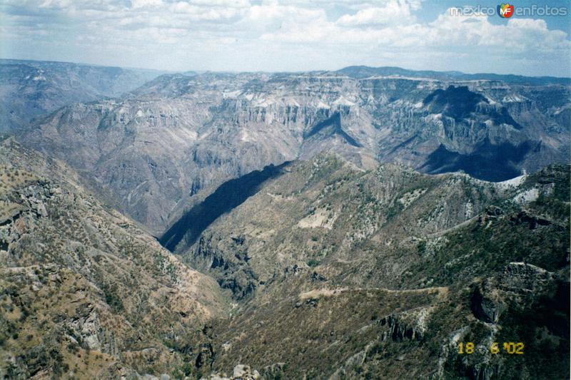 Fotos de Sierra Tarahumara, Chihuahua: Barranca del Cobre desde el divisadero. Estado de Chihuahua. 2002