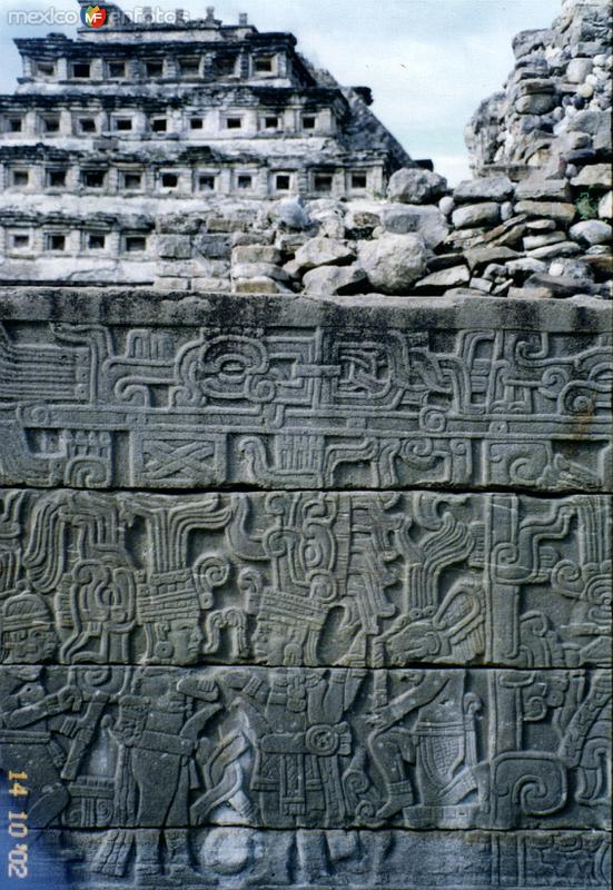 Fotos de El Tajín, Veracruz: Relieves en piedra de la cultura totonaca. El Tajín, Veracruz. 2002