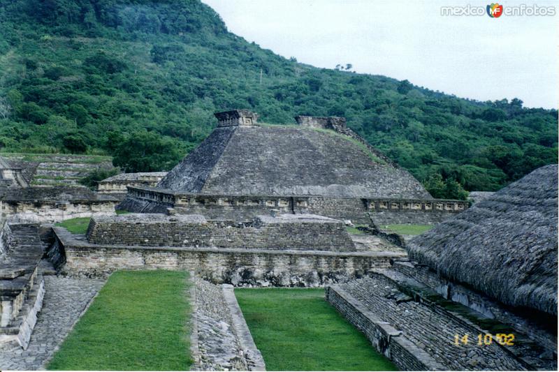 Fotos de El Tajín, Veracruz: Uno de los 17 juegos de pelota. El Tajín, Veracruz. 2002