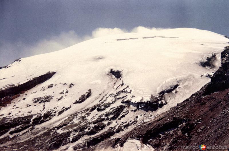 Fotos de Paso De Cortés, México: Cumbre nevada del volcán Popocatepetl. Paso de Cortés. 1994