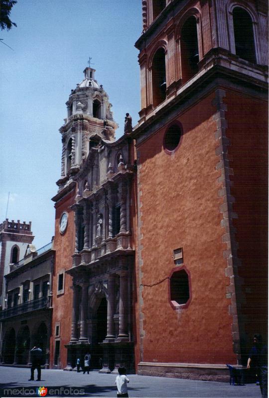 Fotos de San Luis Potosi, San Luis Potosi: Templo de San Francisco (Siglo XVII) de estilo barroco. 2003