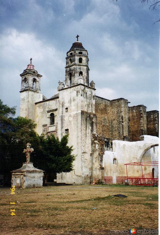 Fotos de Tepoztlán, Morelos: Atrio y ex-convento de la Natividad (siglo XVI). Tepoztlán. 1994