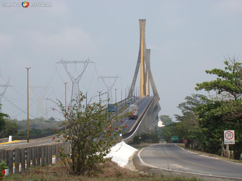 Fotos de Minatitlán, Veracruz: LA AUTOPISTA MINATITLAN-VILLAHERMOSA Y EL PUENTE COATZACOALCOS II. 2011