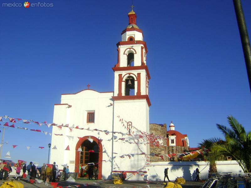 Fotos de San Lucas Tecopilco, Tlaxcala: Atrio y portada de la Parroquia de San Lucas Tecopilco. Octubre/2011