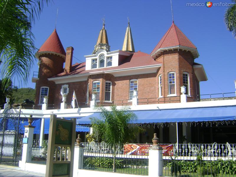 Fotos de Chapala, Jalisco: Hermosas Residencias, hoy convertidas en Restaurantes. Noviembre/2011