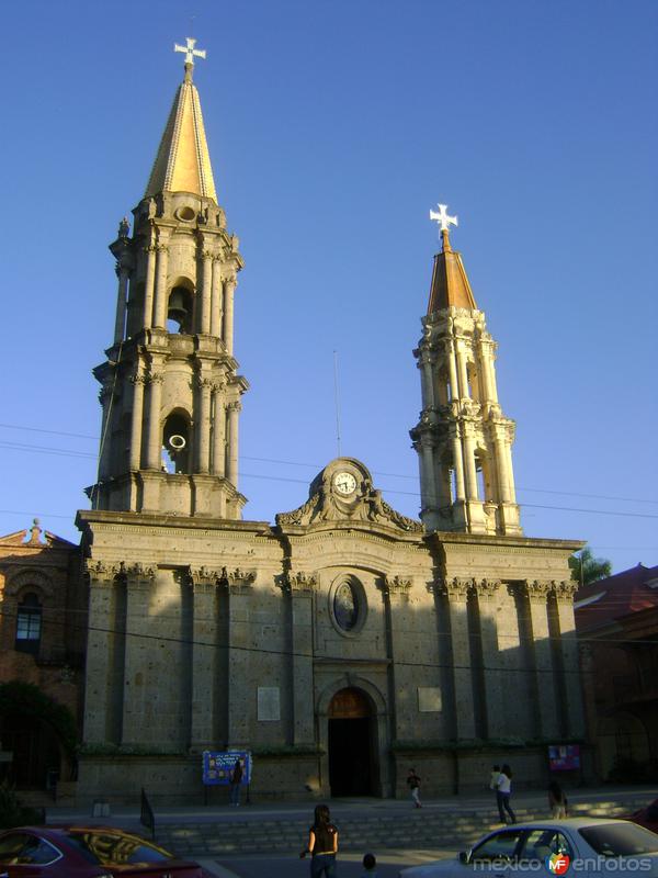 Fotos de Chapala, Jalisco: La Parroquia de San Francisco en Chapala. Noviembre/2011