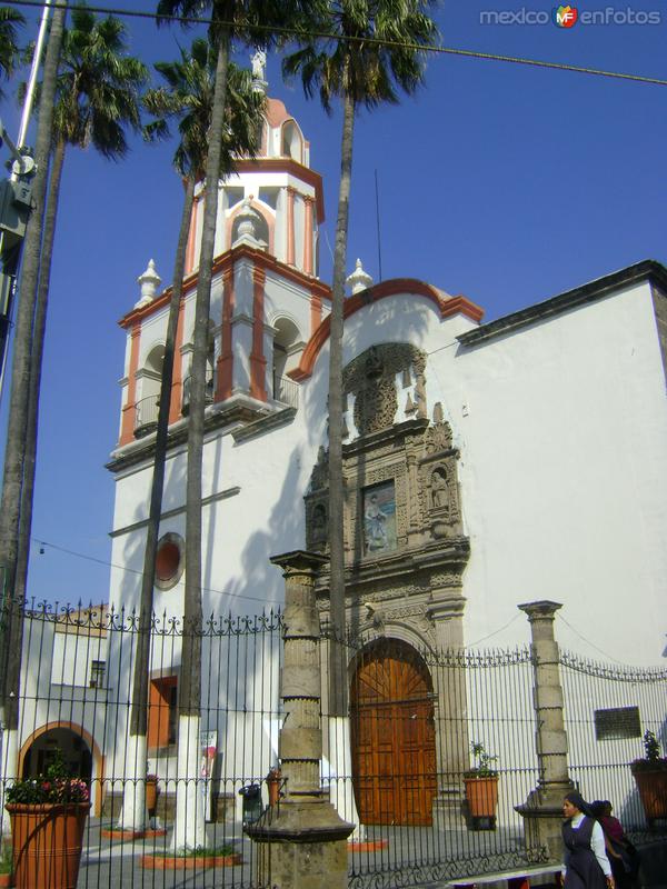 Fotos de Tlaquepaque, Jalisco: Atrio de la parroquia de San Pedro (Siglo XVII). Noviembre/2011