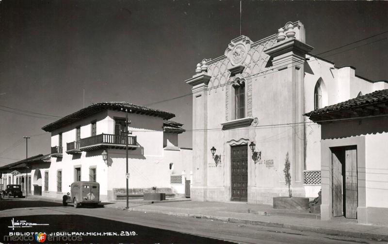 Fotos de Jiquilpan, Michoacán: Biblioteca