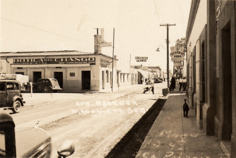 Fotos de Magdalena De Kino, Sonora: Avenida Obregón y Botica del Chango