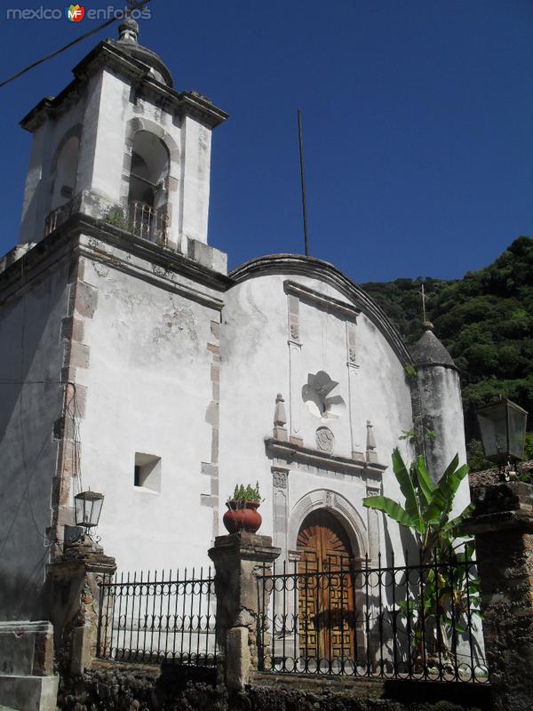 Fotos de Malinalco, México: Capilla a la entrada a la zona arqueologica