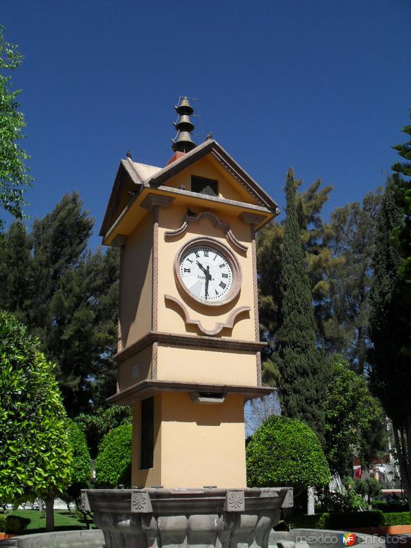 Fotos de Chiconcuac, México: Reloj de atrio de la iglesia