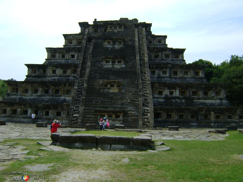 Fotos de El Tajín, Veracruz: La Pirámide de los NIchos. Tajín, Marzo/2012