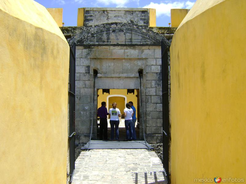 Fotos de Campeche, Campeche: Entrada al Fuerte de San José el Alto. Abril/2012