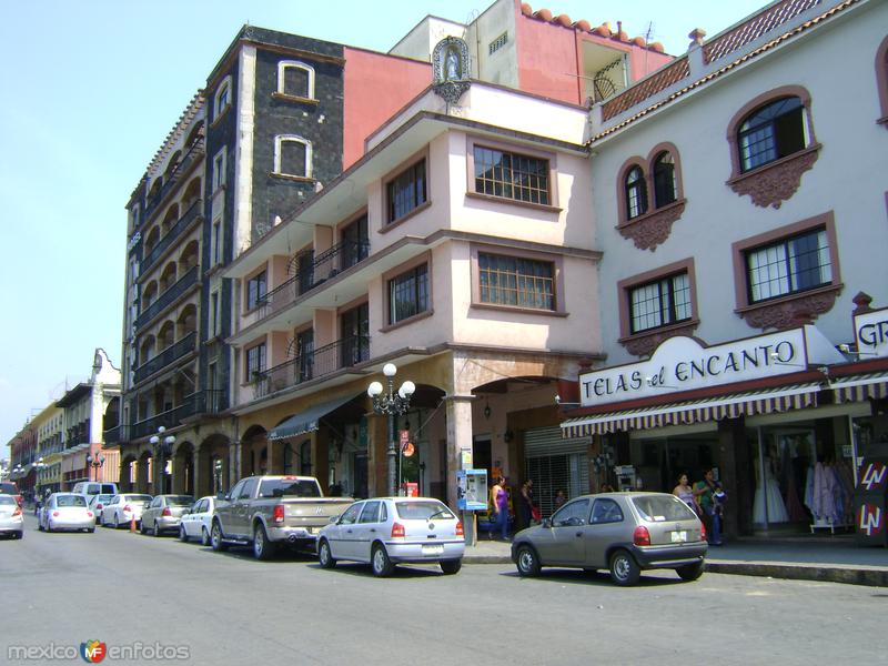 Fotos de Córdoba, Veracruz: Avenida 1 en la ciudad de Córdoba. Abril/2012