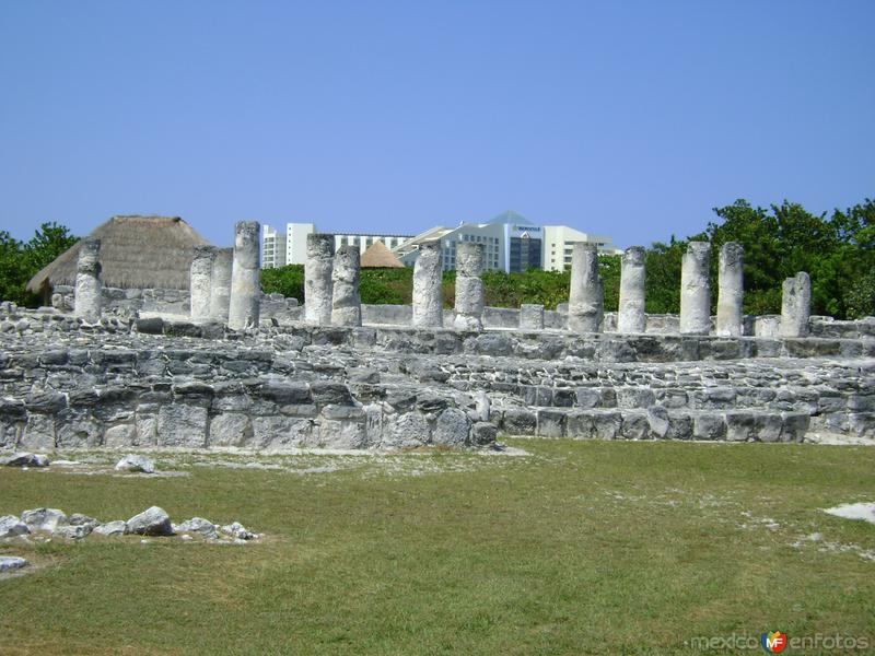 Fotos de Cancún, Quintana Roo: Arquitectura pre-hispánica y moderna. Abril/2012