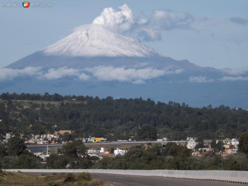 Fotos de Santa María Acuitlapilco, Tlaxcala: El Popocatépetl con fumarolas desde Acuitlapilco, Tlax. Julio/2012