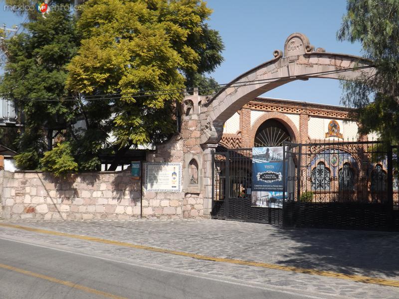 Fotos de Corralejo, Guanajuato: Entrada de la ex-hacienda Corralejo, Gto. Noviembre/2012