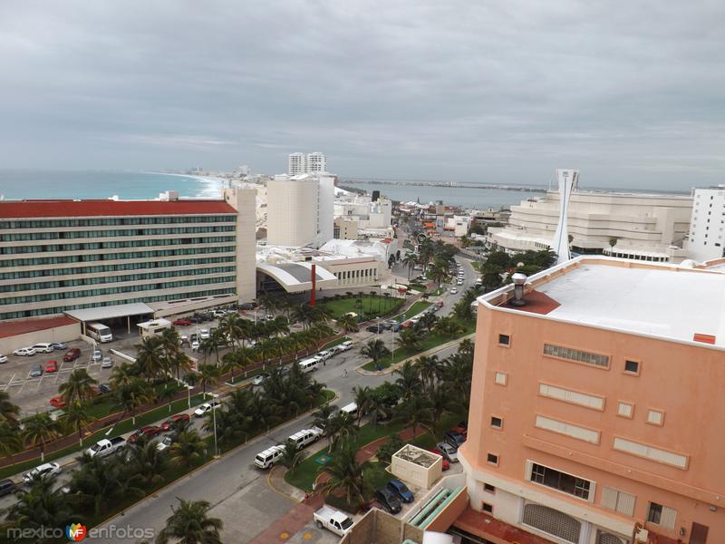 Fotos de Cancún, Quintana Roo: Blvd. Kukulkán y zona hotelera. Cancún. Noviembre/2013