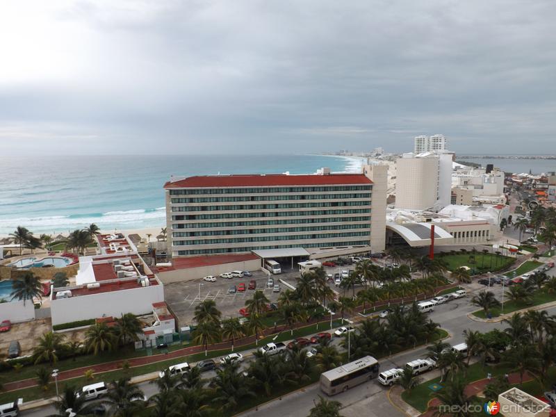 Fotos de Cancún, Quintana Roo: Zona hotelera en un día nublado. Noviembre/2013