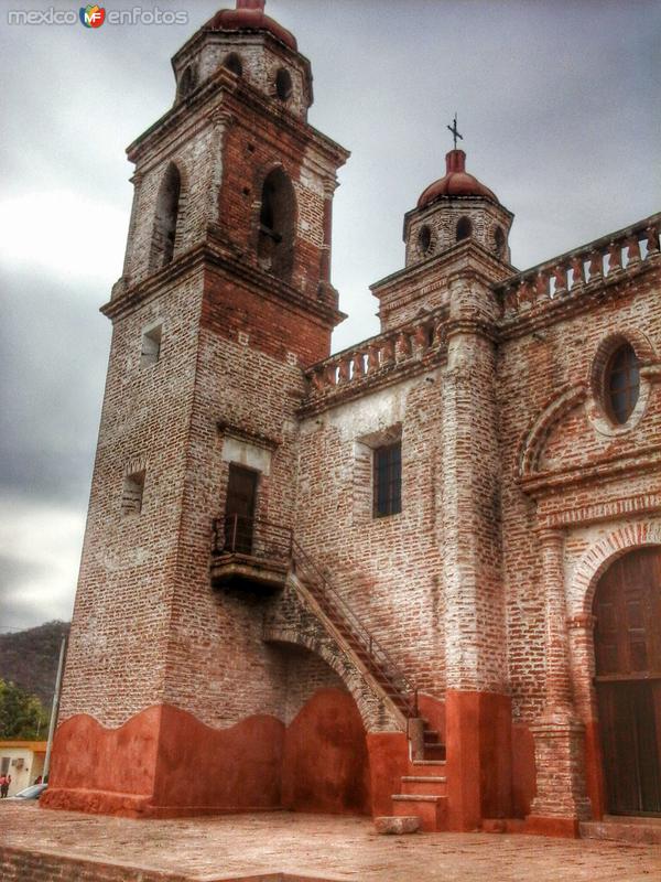 Fotos de Imala, Sinaloa: escaleras hacia el campanario.