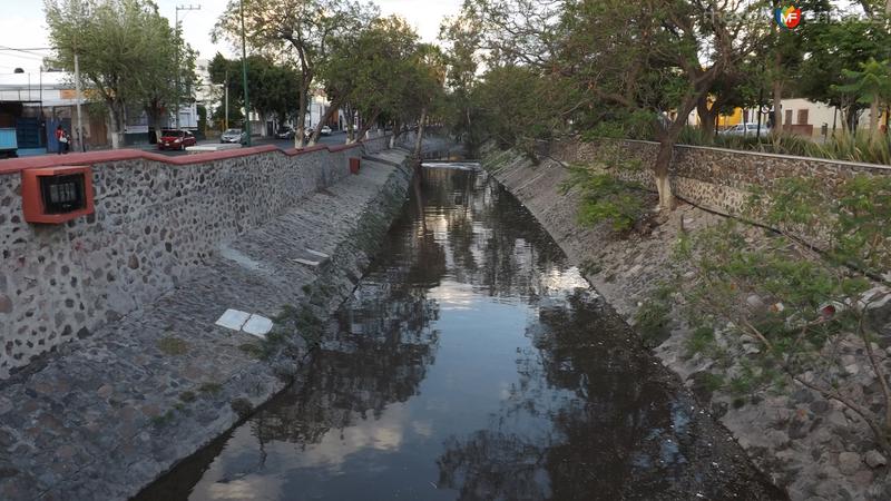 Fotos de Querétaro, Querétaro: Río Querétaro y Av. Universidad. Abril/2014