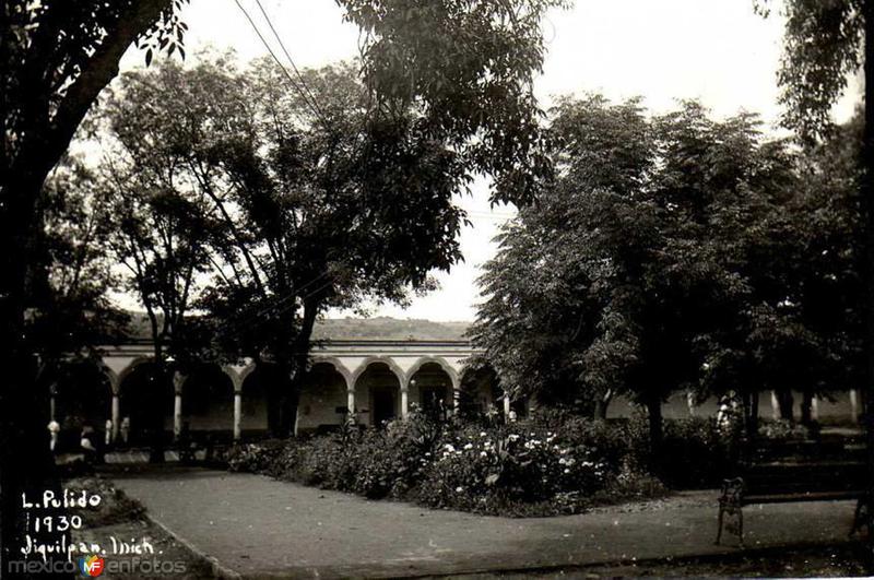 Fotos de Jiquilpan, Michoacán: La Plaza en 1930