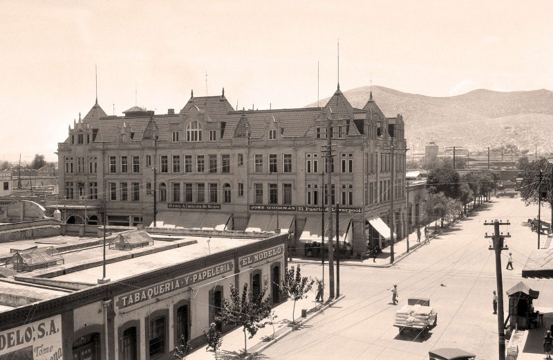 Fotos de Ciudad Acuna, Coahuila: Torreón, al fondo el Hotel Salvador, 1928