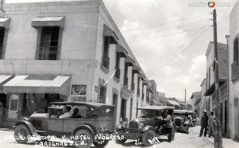 Fotos de Cárdenas, San Luis Potosí: Calle Principal y Hotel Progreso (c. 1927)