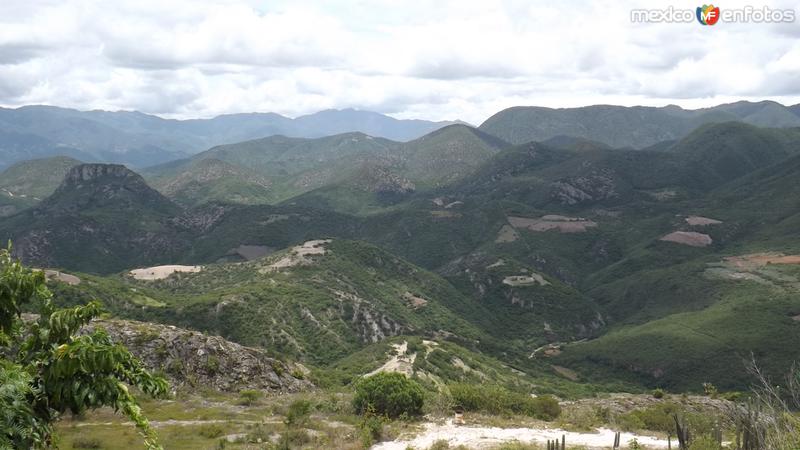 Fotos de San Lorenzo Albarradas, Oaxaca: Panorámica de la Sierra Juárez desde San Lorenzo Albarradas. Julio/2014