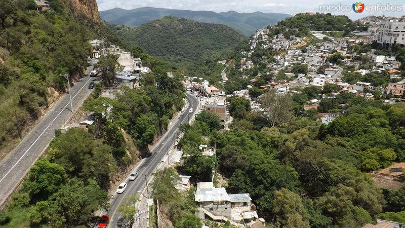 Fotos de Taxco, Guerrero: Zona norte y carretera a México desde el teleférico. Julio/2014