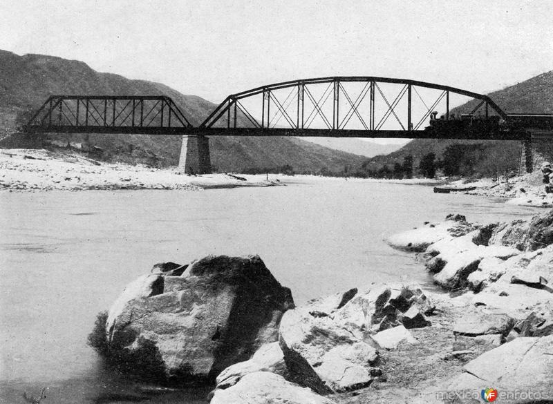 Fotos de Río Balsas, Guerrero: Puente sobre el Río Balsas