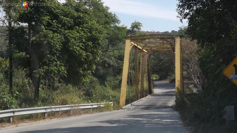 Fotos de Ticumán, Morelos: Puente de Hierro sobre el Río Yautepec. Diciembre/2014