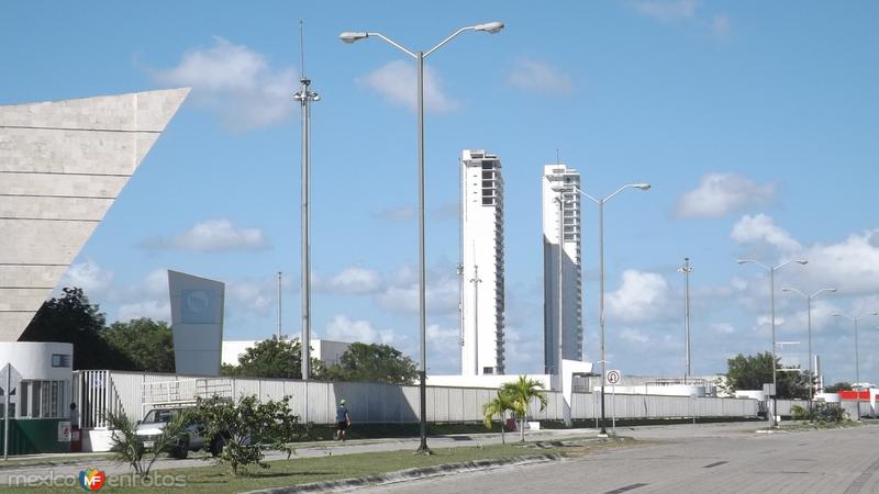 Fotos de Mérida, Yucatán: La zona de Altabrisa. Diciembre/2014